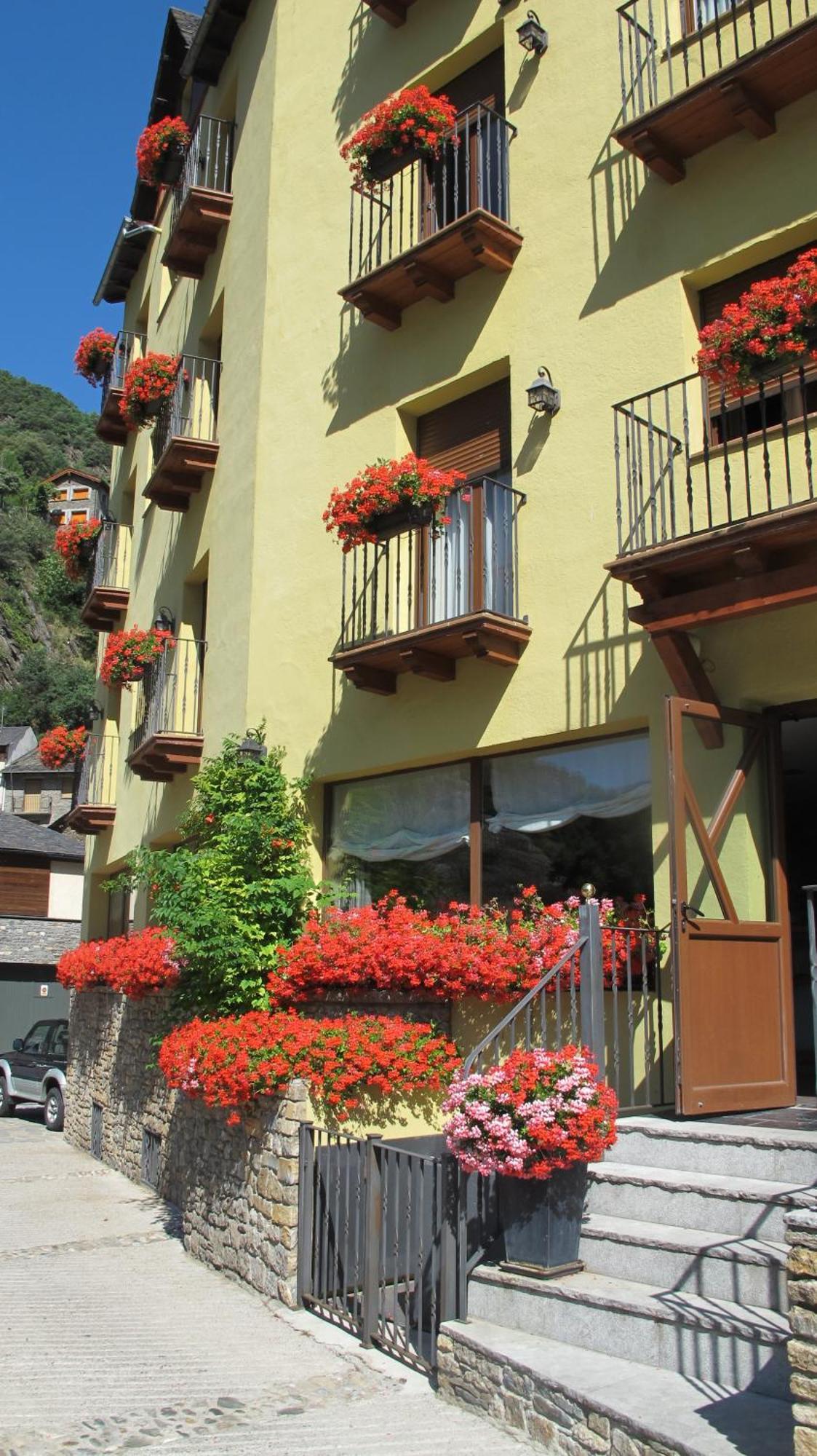 Hotel De Rei Llavorsi Exterior photo