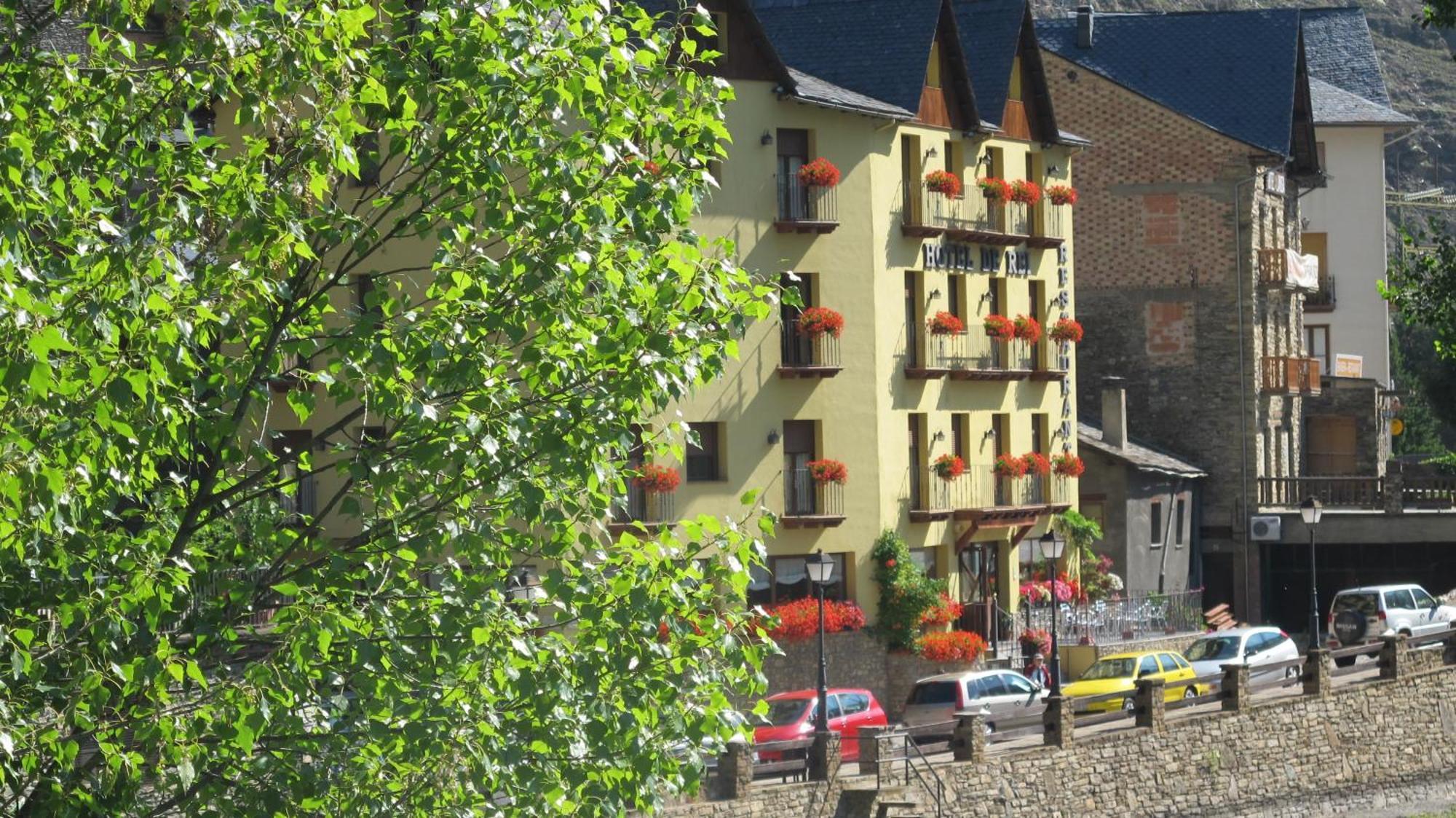 Hotel De Rei Llavorsi Exterior photo