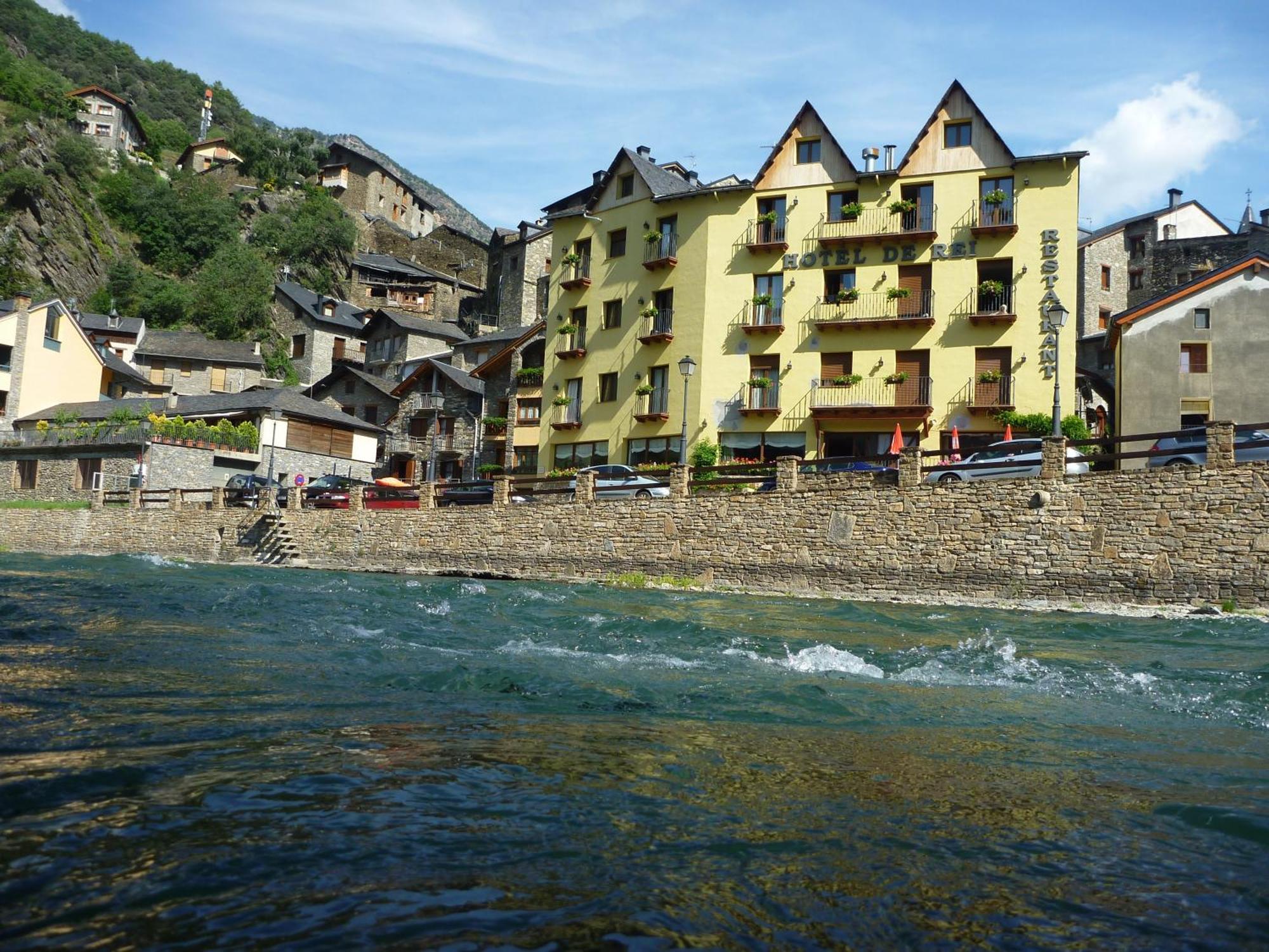 Hotel De Rei Llavorsi Exterior photo
